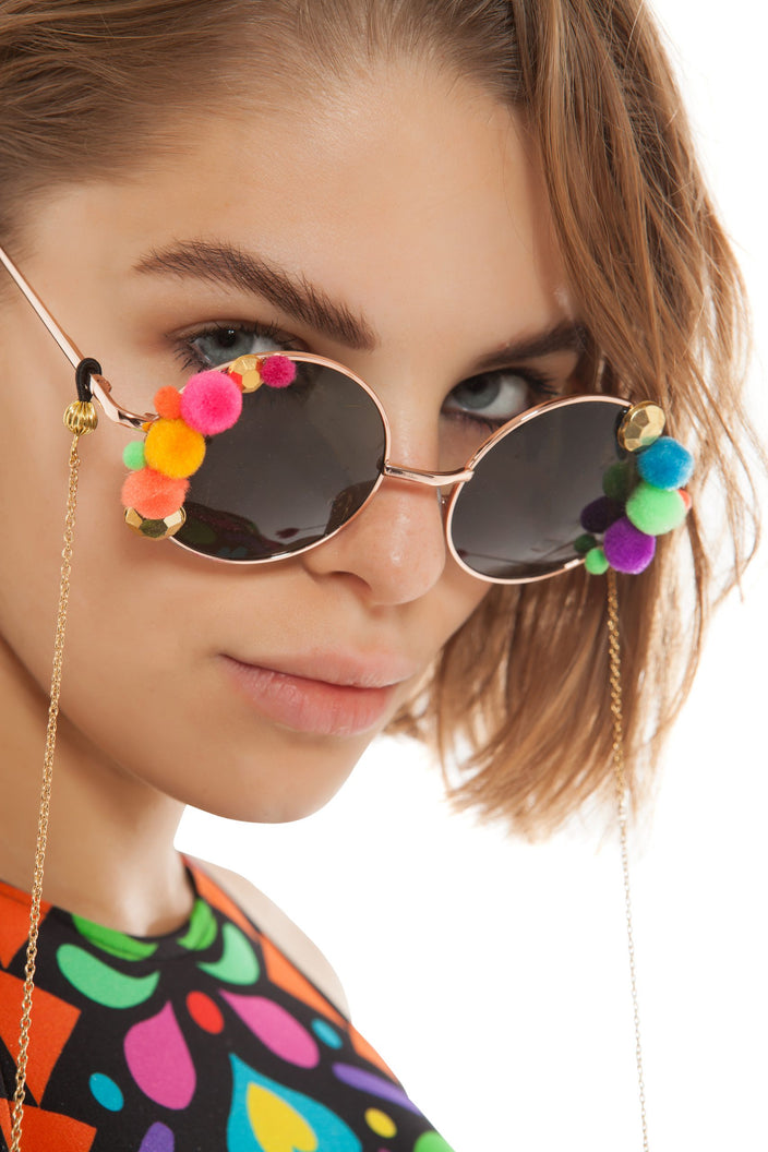 Round sunglasses with pompom detail | Festivalia